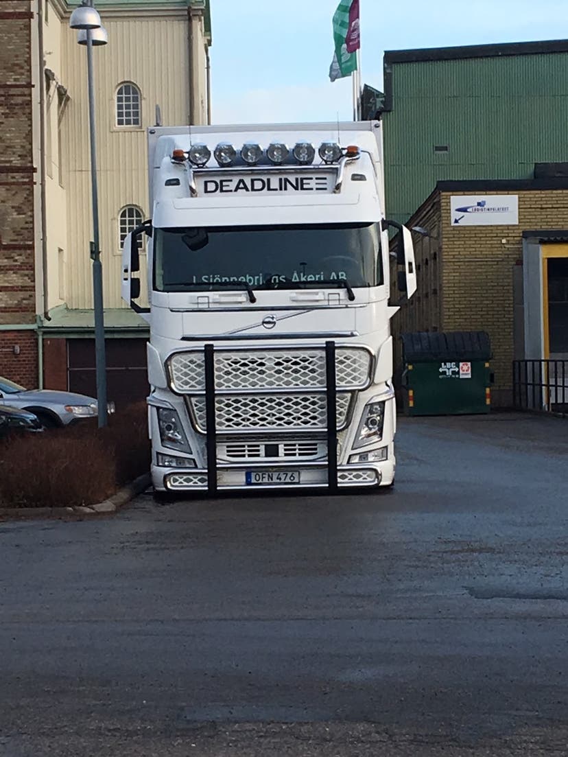 Vilrik Leveä aurinkolippa Volvo FH4/5