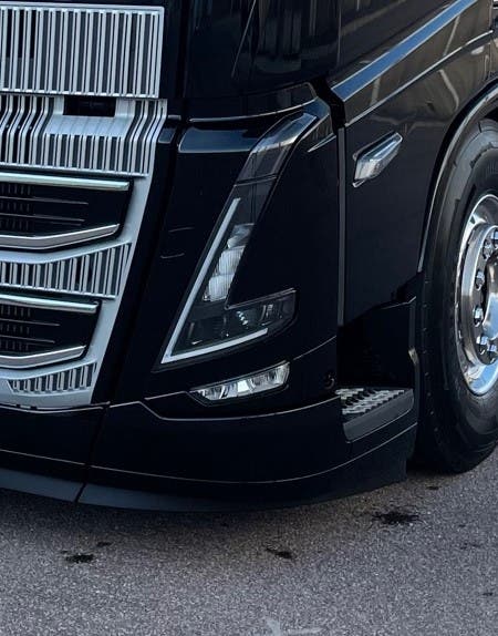 Suojakalvo Volvo FH5 -ajovaloille