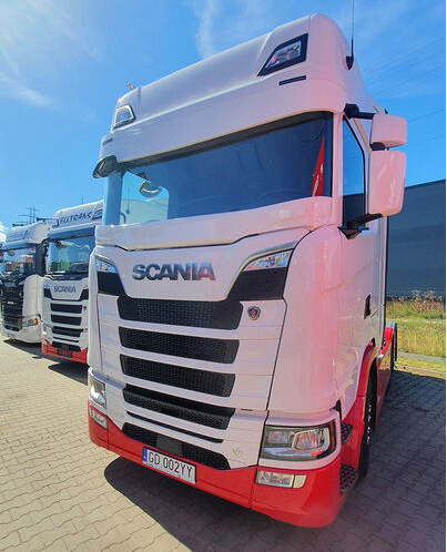 Tuulilasipaneeli Scania NG – Sovitettu moottoriluukkuun