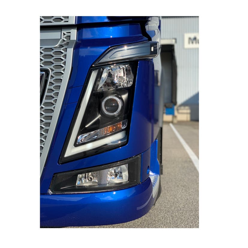 Suojakalvo Volvo FH4 -ajovaloille
