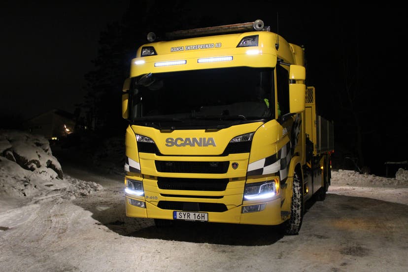 Aurinkolippa 30 cm Scania NG Vision X LED-paneelilla